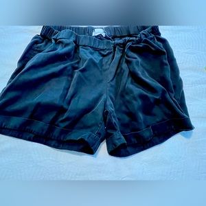 Ingrid & Isabel Maternity Shorts